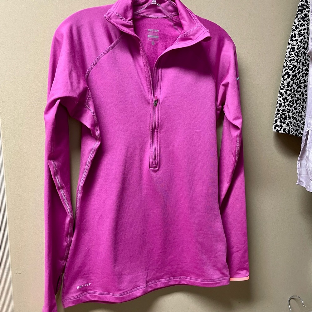 Nike Med Slim Lycra/Poly fit Pink Long Sleeve 18 w x 26 long